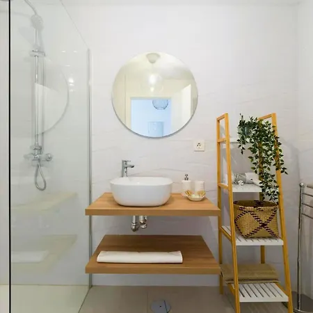 Escape Senator Pool And Wifi