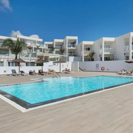 Escape Senator Pool And Wifi * Costa Teguise