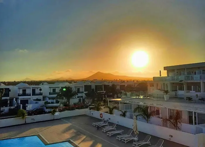 Escape Senator Pool And Wifi * Costa Teguise