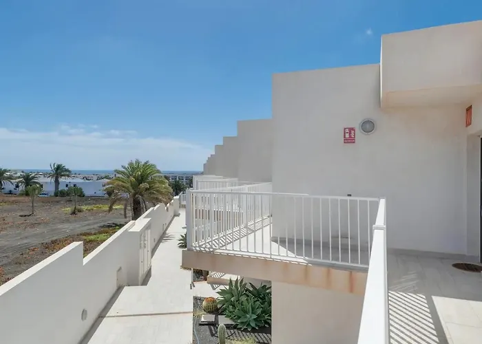 Escape Senator Pool And Wifi Costa Teguise