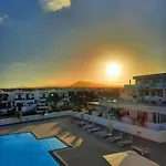 Escape Senator Pool And Wifi * Costa Teguise