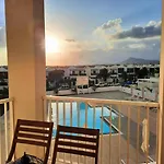 Escape Senator Pool And Wifi * Costa Teguise