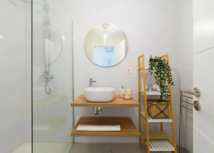 Escape Senator Pool And Wifi